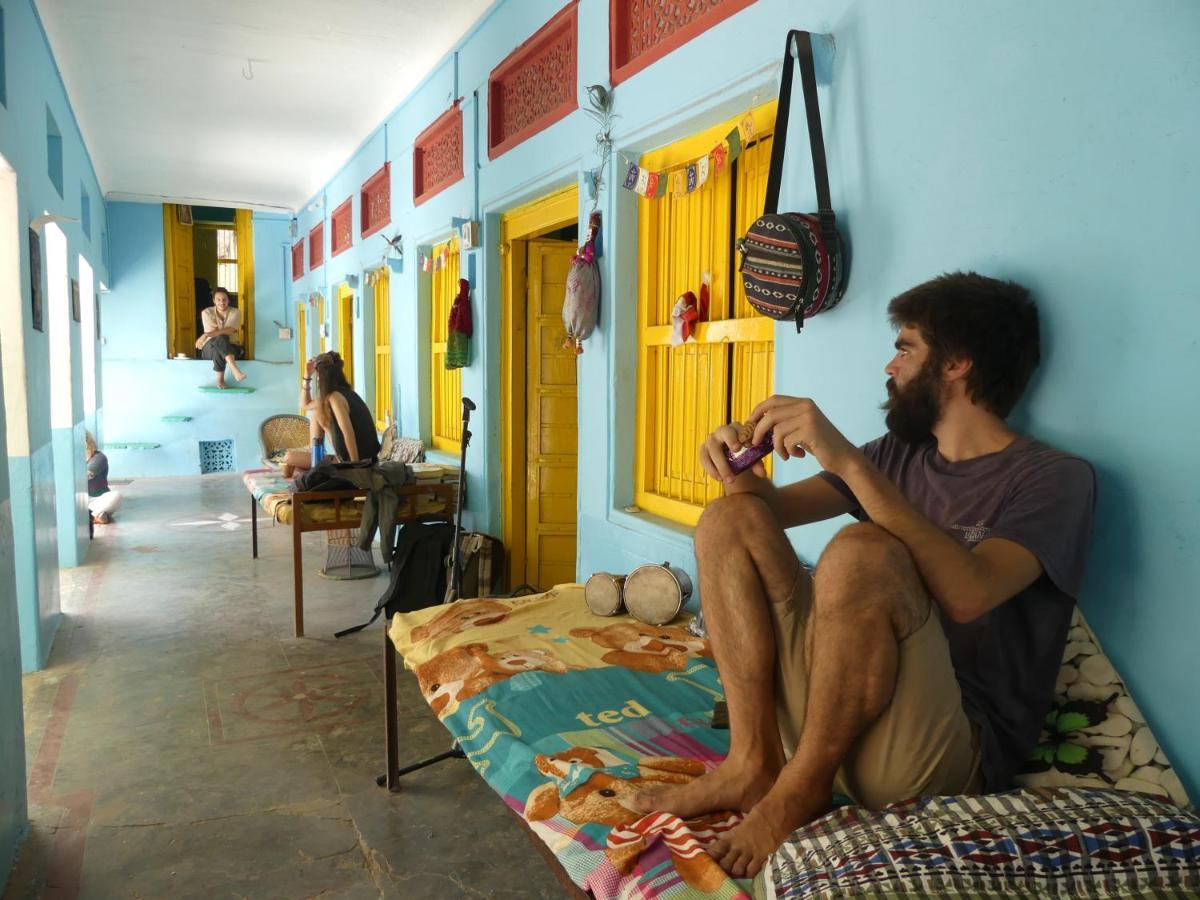 12 Monks Backpackers Community Vandrarhem Pushkar Exteriör bild
