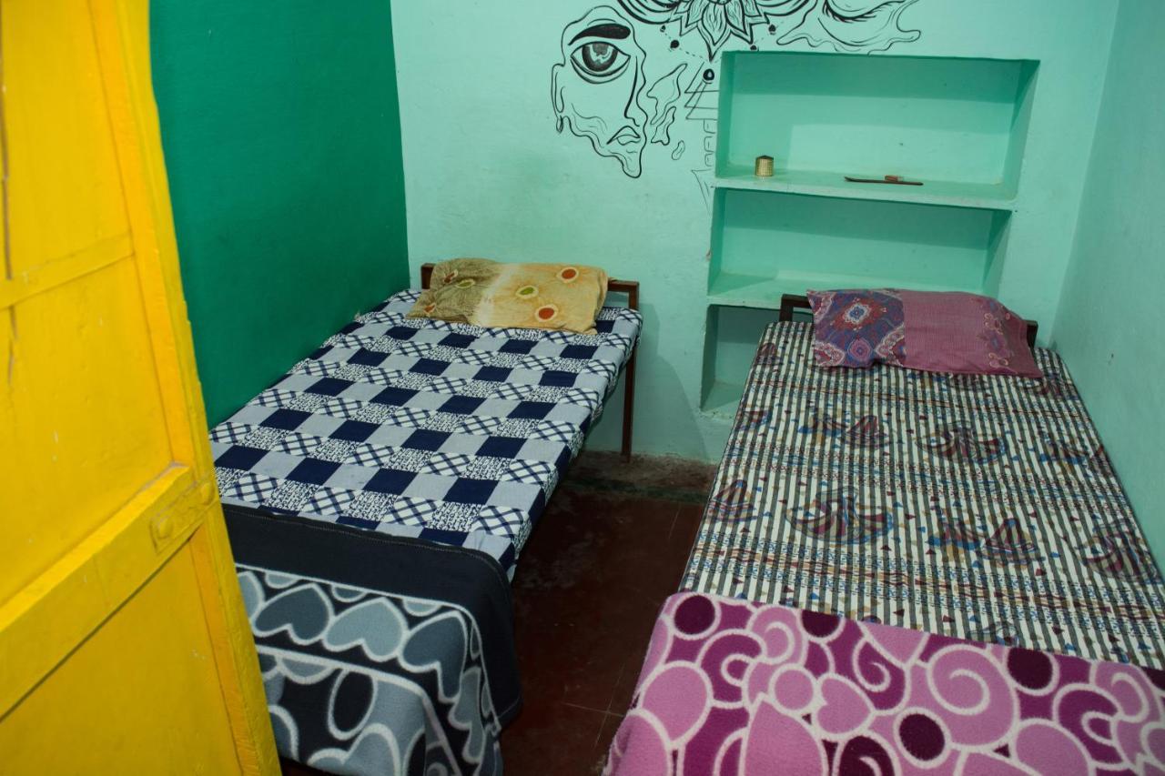 12 Monks Backpackers Community Vandrarhem Pushkar Exteriör bild