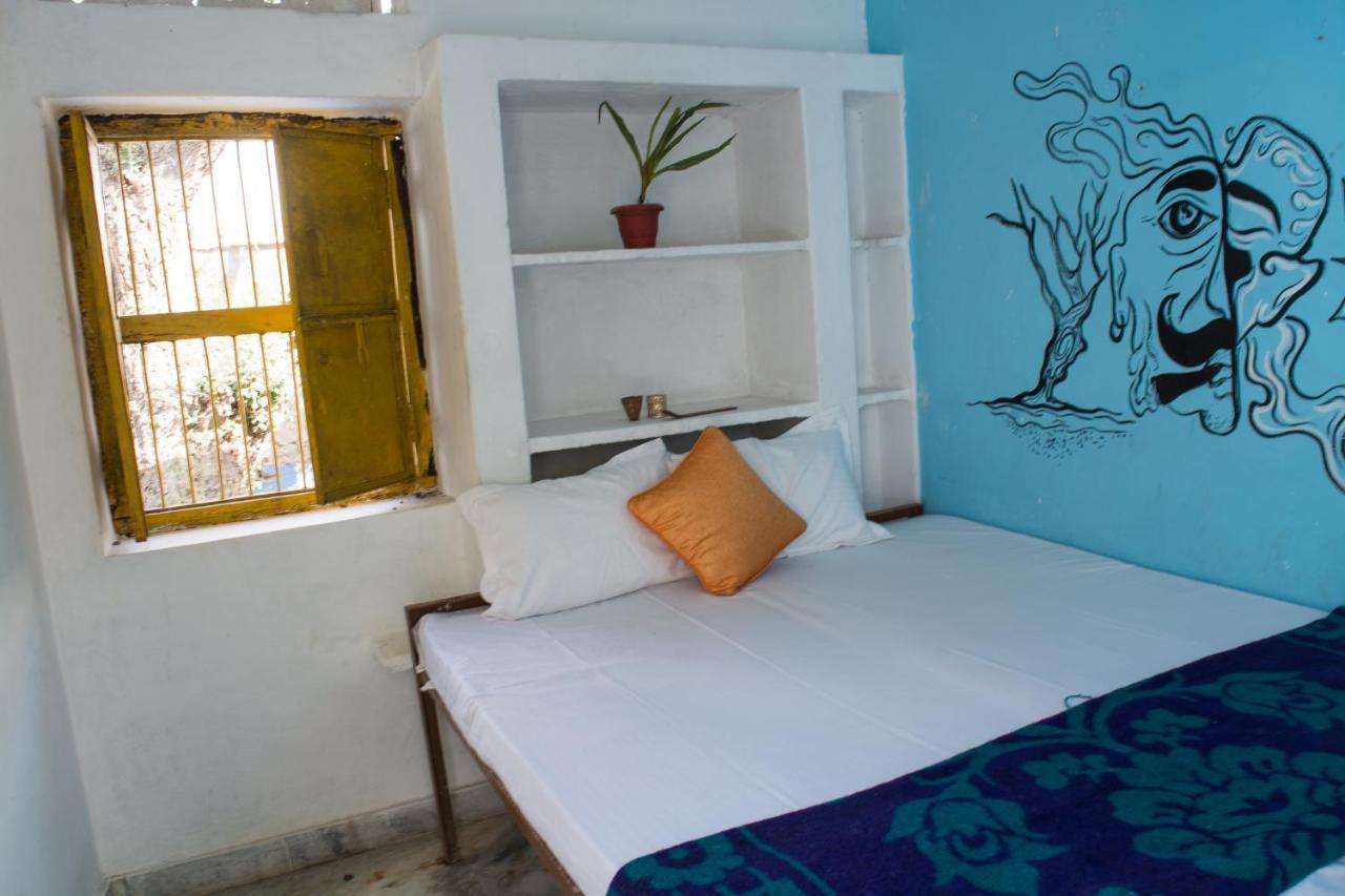 12 Monks Backpackers Community Vandrarhem Pushkar Exteriör bild