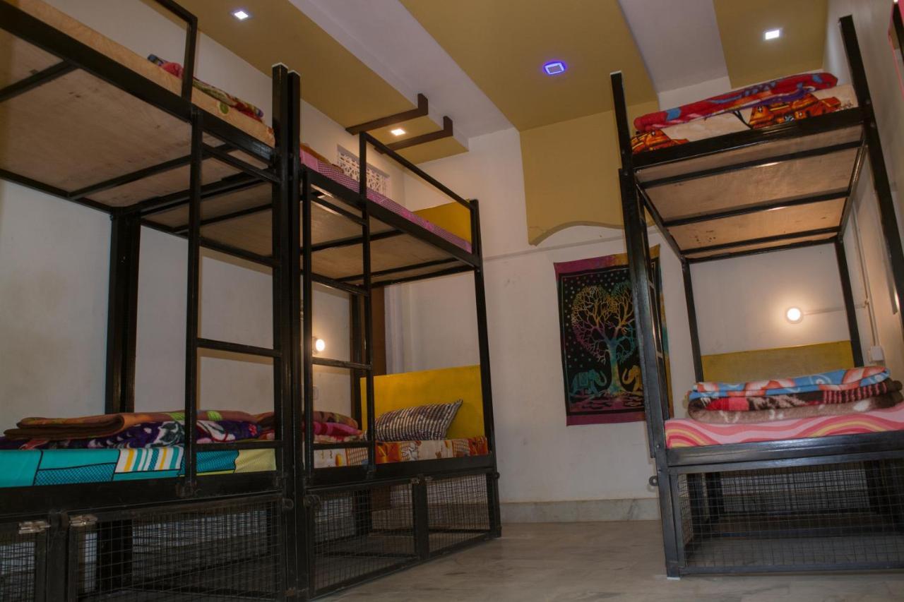 12 Monks Backpackers Community Vandrarhem Pushkar Exteriör bild