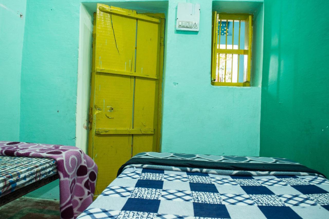 12 Monks Backpackers Community Vandrarhem Pushkar Exteriör bild