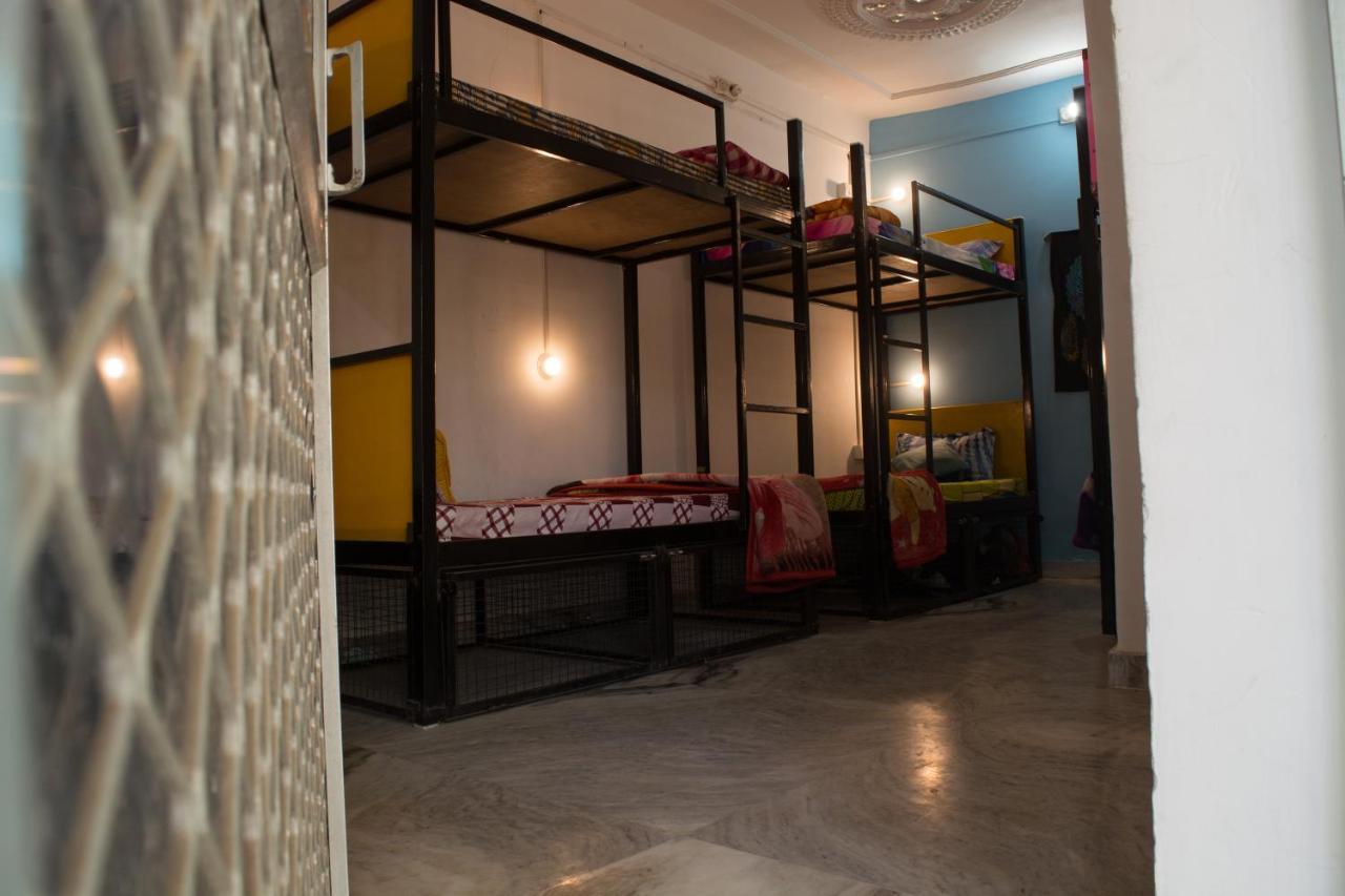 12 Monks Backpackers Community Vandrarhem Pushkar Exteriör bild