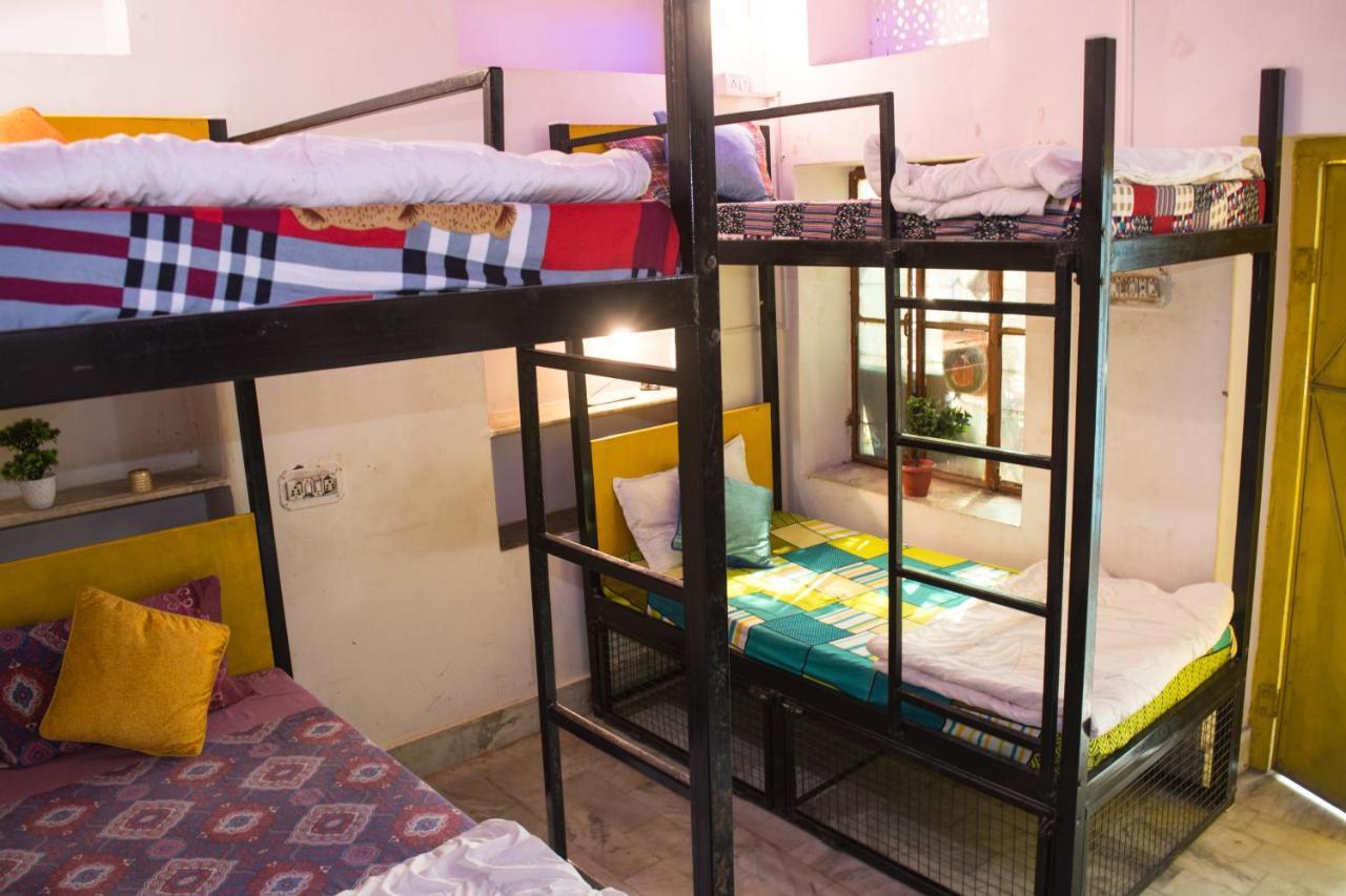 12 Monks Backpackers Community Vandrarhem Pushkar Exteriör bild