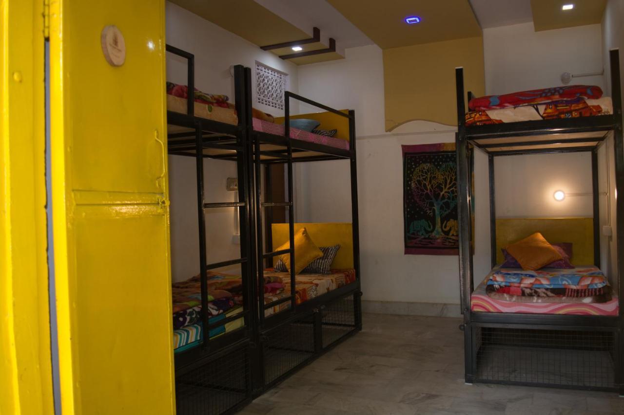 12 Monks Backpackers Community Vandrarhem Pushkar Exteriör bild