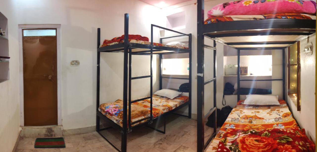 12 Monks Backpackers Community Vandrarhem Pushkar Exteriör bild