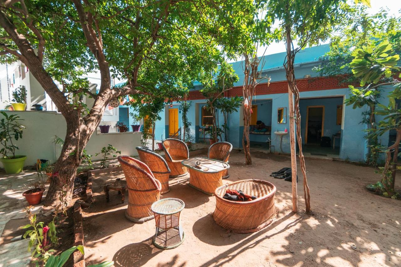 12 Monks Backpackers Community Vandrarhem Pushkar Exteriör bild